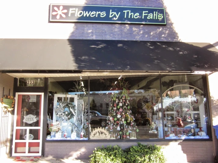 Flowers by the Falls - Your Friendly Hometown Flower Shop